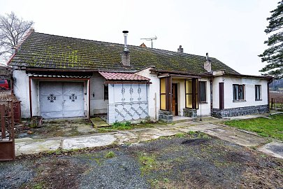 Prodej domu chalupa 100 m² pozemek 470 m², Holotín