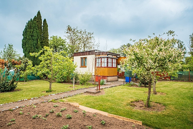 Prodej domu chata 16 m² pozemek 369 m², Pardubice-Bílé Předměstí